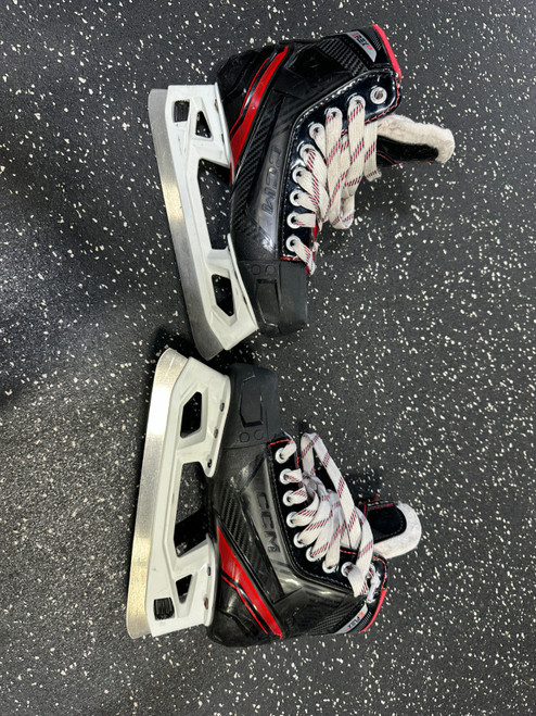Vist Large View of Product Image Which is Used CCM EFLEX 6.5 Junior Goalie Skate Junior 03