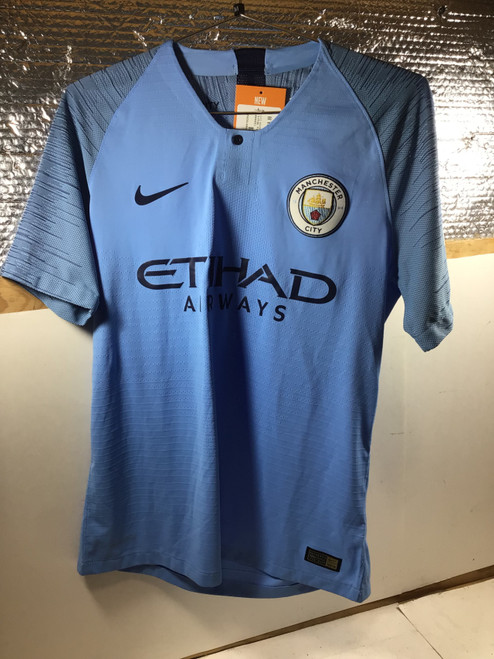 Vist Large View of Product Image Which is Used Nike MANCHESTER CITY Soccer Top Adt Royal Blue MD