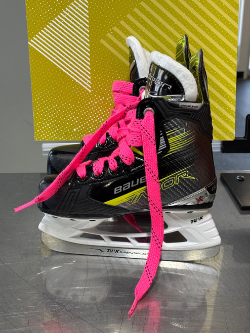 Vist Large View of Product Image Which is Used Bauer VAPOR X4 Youth Hockey Skate Youth 12.5