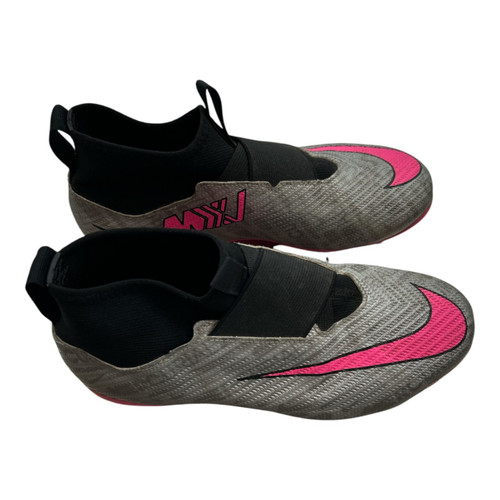Vist Large View of Product Image Which is Used Nike Soccer Cleats Grey And Pink Junior 04.5