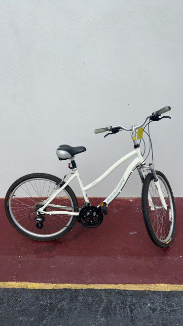 Vist Large View of Product Image Which is Used Marin STINSON Hybrid/City Bike Womens White 53-55cm - MD Frame