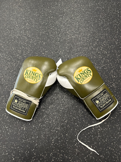 Vist Large View of Product Image Which is Used Boxing Gloves Green Senior