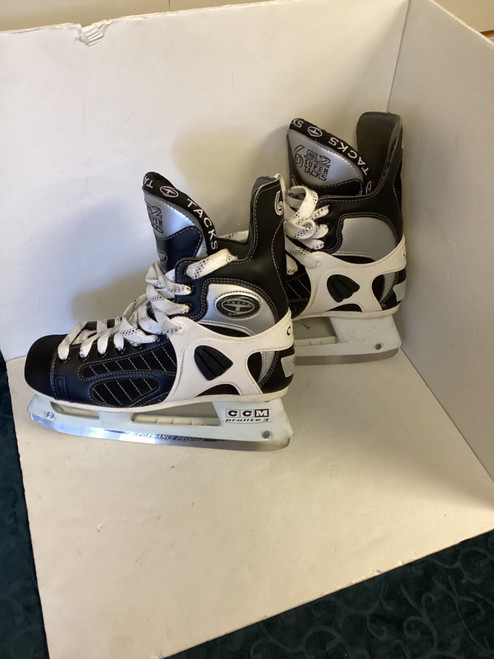 Vist Large View of Product Image Which is Used CCM TACKS 652 Senior Hockey Skate Senior 9.5