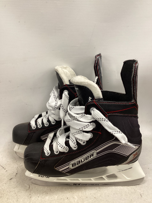 Vist Large View of Product Image Which is Used Bauer VAPOR X400 Intermediate Hockey Skate Intermediate 5.0