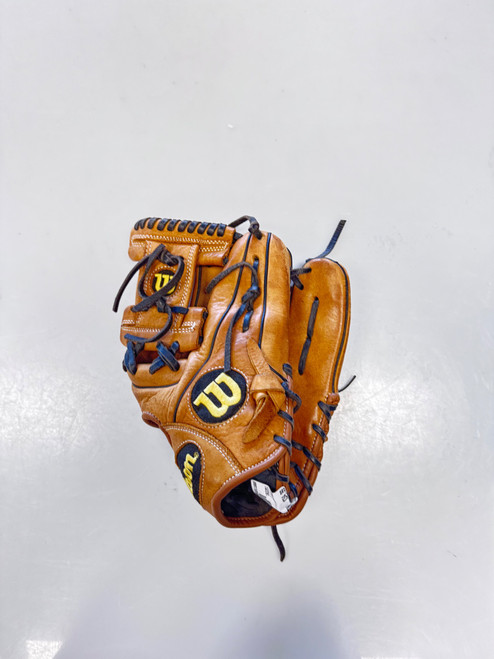Vist Large View of Product Image Which is Used Wilson A950 BB/SB Glove RH Throw Brown 11 1/2"