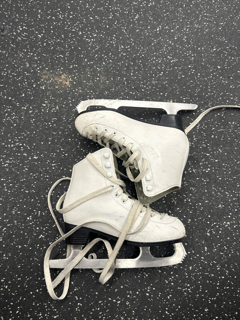 Vist Large View of Product Image Which is Used Lake Placid CASCADE Girls Figure Skate White Junior 03