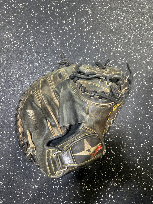Vist Large View of Product Image Which is Used All-Star PRO ELITE BB/SB Catchers RH Throw Black 33"