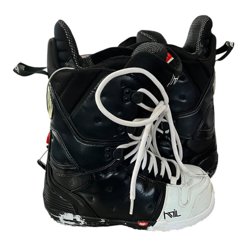 Vist Large View of Product Image Which is Used Burton HAIL Mens Snowboard Boots White Senior 9