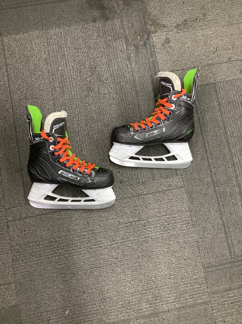 Vist Large View of Product Image Which is Used Bauer XLS Junior Hockey Skate Junior 02