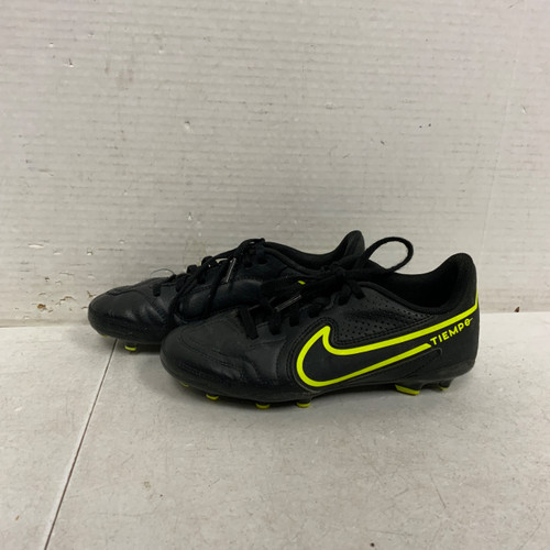 Vist Large View of Product Image Which is Used Nike Soccer Cleats Black Junior 01.5