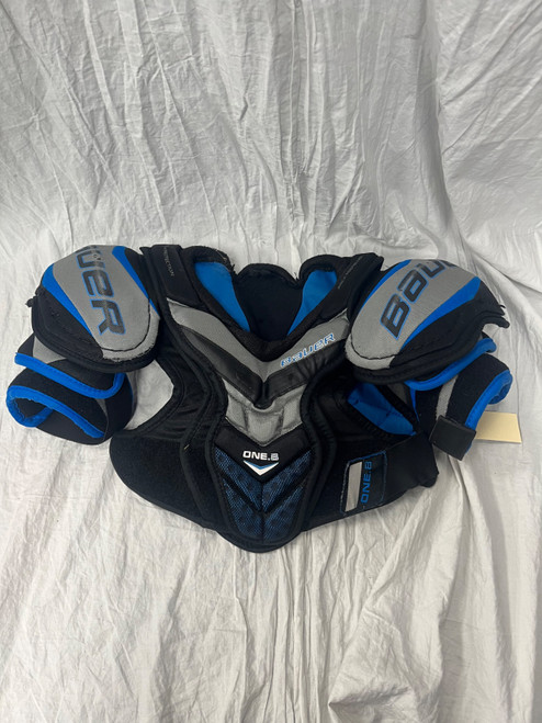Vist Large View of Product Image Which is Used Bauer ONE.8 Intermediate Shoulder Pads MD