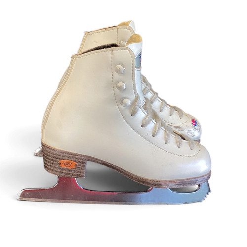 Vist Large View of Product Image Which is Used Riedell 15W SZ Y12 Girls Figure Skate White Youth 12.0