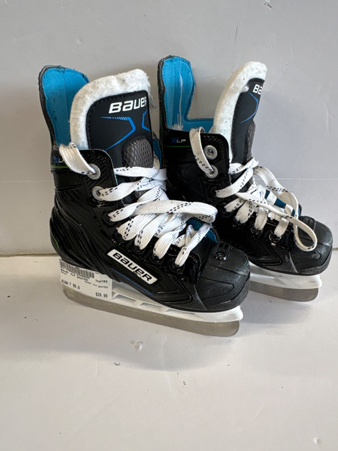 Vist Large View of Product Image Which is Used Bauer XLP SKATES Youth Hockey Skate Youth 08.0