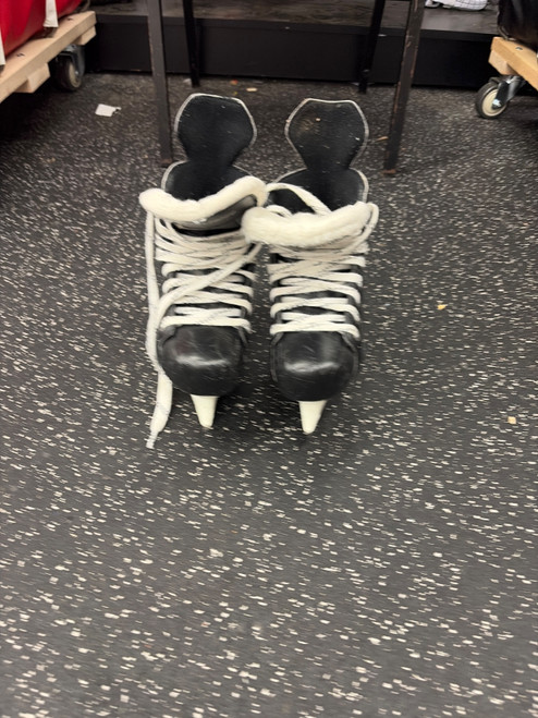 Vist Large View of Product Image Which is Used Bauer SUPREME ONE 20 Junior Hockey Skate Junior 01