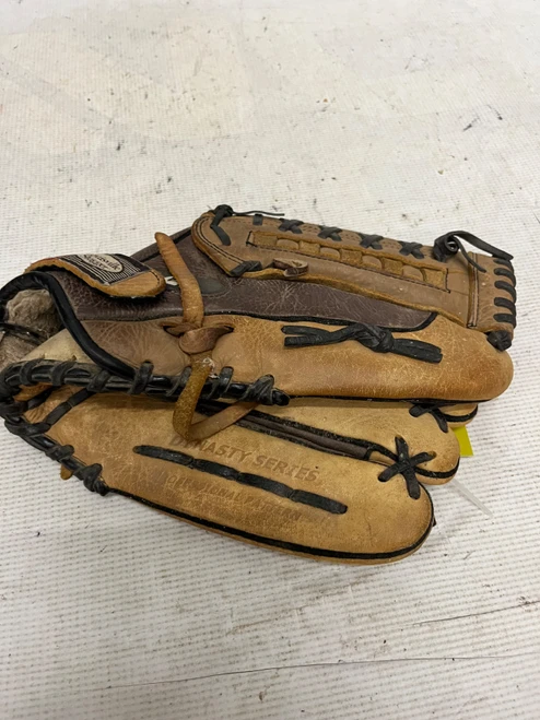 Vist Large View of Product Image Which is Used Louisville Slugger DYNASTY SERIES BB/SB Glove RH Throw Brown 12 1/2"