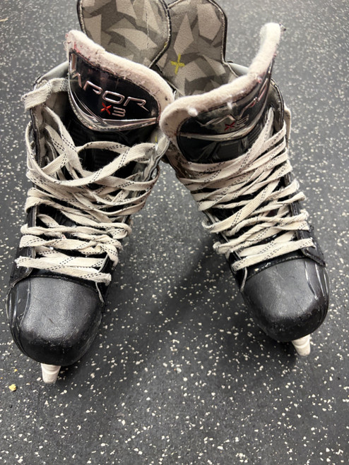 Vist Large View of Product Image Which is Used Bauer VAPOR X3 Intermediate Hockey Skate Intermediate 6.0