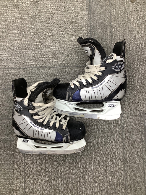 Vist Large View of Product Image Which is Used Easton TYPHOON Youth Hockey Skate Youth 13.0