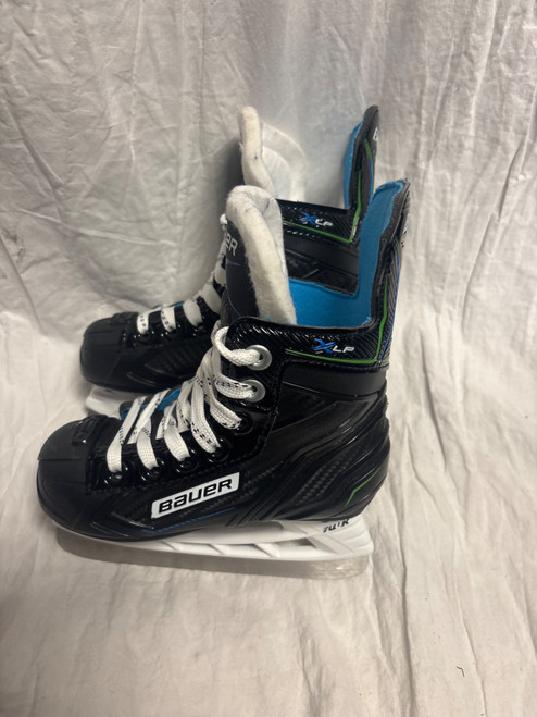 Vist Large View of Product Image Which is Used Bauer XLP Youth Hockey Skate Youth 08.0