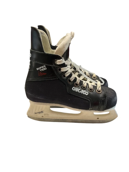 Vist Large View of Product Image Which is Used Chicago SUPER 1100 SZ 1 Junior Hockey Skate Junior 01