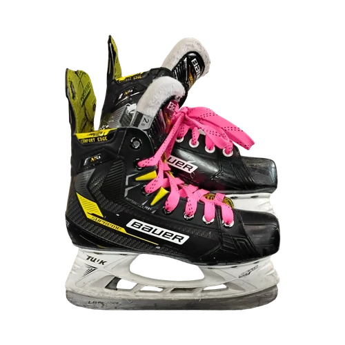 Vist Large View of Product Image Which is Used Bauer SUPREME M4 Junior Hockey Skate Junior 02.5