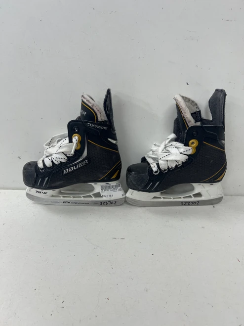 Vist Large View of Product Image Which is Used Bauer SUPREME ONE.6 Youth Hockey Skate Youth 10.0