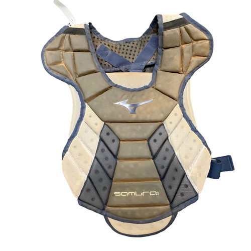 Vist Large View of Product Image Which is Used Mizuno SAMURAI Catchers Chest Protector Navy Blue Adult