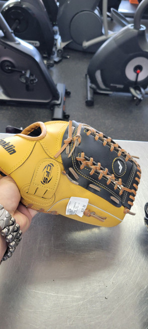 Vist Large View of Product Image Which is Used Franklin FIELDMASTER 12 BB/SB Glove RH Throw None 12"