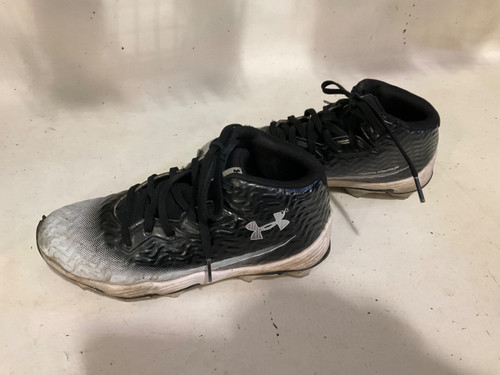 Vist Large View of Product Image Which is Used Under Armour Jr FB Cleats Black Junior 03.5