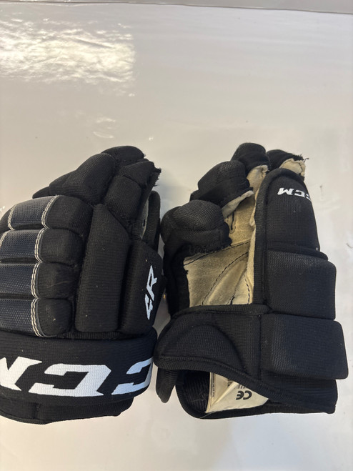 Vist Large View of Product Image Which is Used CCM 4R GLOVES Youth Gloves Black 9"