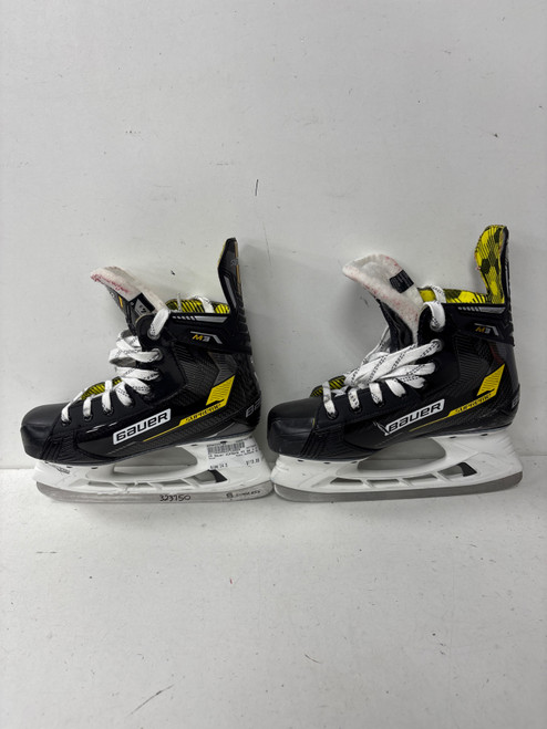 Vist Large View of Product Image Which is Used Bauer SUPREME M3 Intermediate Hockey Skate Intermediate 4.5
