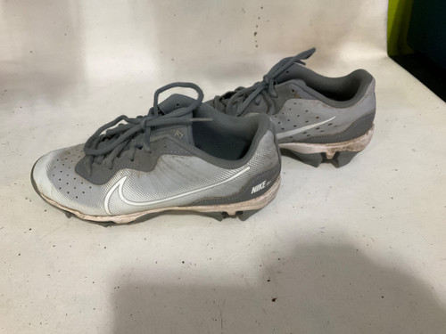 Vist Large View of Product Image Which is Used Nike 5.5Y BB CLEATS BB/SB Cleats Grey Junior 05.5