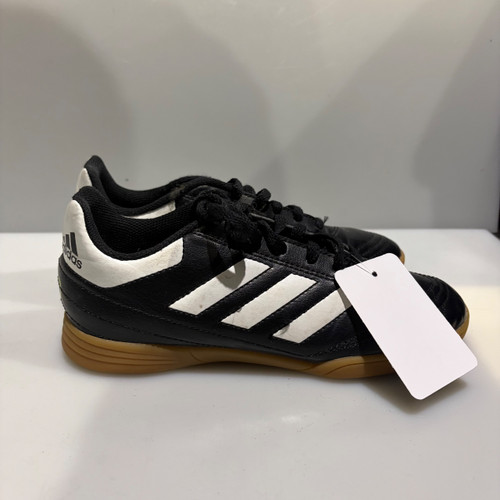Vist Large View of Product Image Which is Used Adidas Soccer Indoor Shoes Black Junior 02