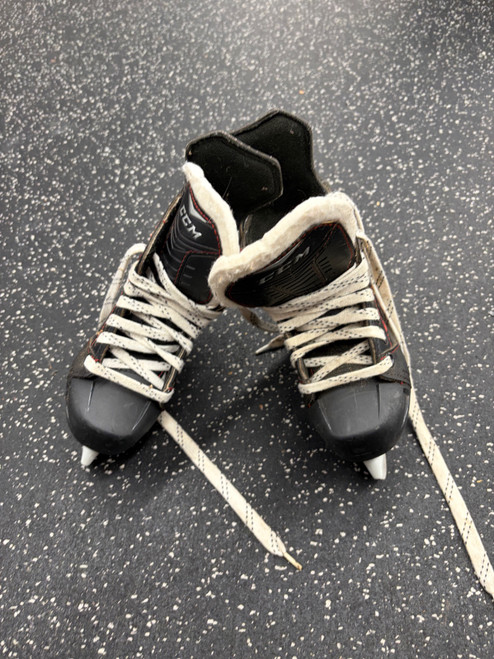 Vist Large View of Product Image Which is Used CCM JETSPEED 250 Youth Hockey Skate Youth 11.0