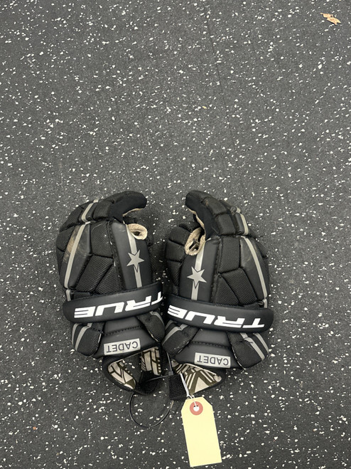 Vist Large View of Product Image Which is Used True CADET Lacrosse Gloves Junior Black 8"
