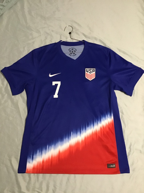 Vist Large View of Product Image Which is NEW Nike USA REYNA JERSEY Soccer Top Adt Royal Blue And Red LG