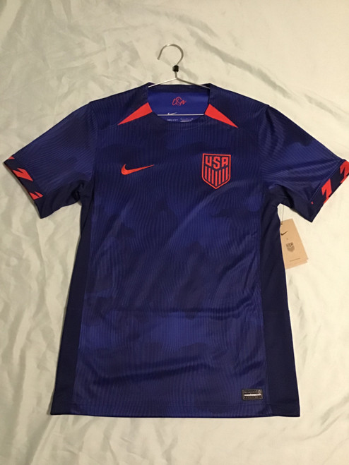 Vist Large View of Product Image Which is NEW Nike USA SOCCER JERSEY Soccer Top Adt Royal Blue And Red SM