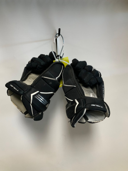 Vist Large View of Product Image Which is Used True CATALYST Junior Gloves Black 11"
