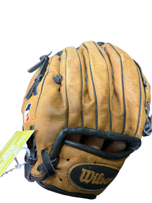 Vist Large View of Product Image Which is Used Wilson A300 BB/SB Glove RH Throw Brown 9 1/2"