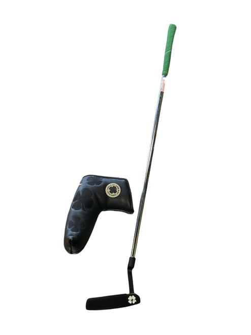 Vist Large View of Product Image Which is Used LUCKY PUTTER Mens Putter RH