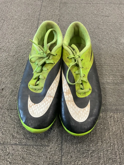 Vist Large View of Product Image Which is Used Nike HYPER VENOM Soccer Cleats Black And Neon Green Junior 04
