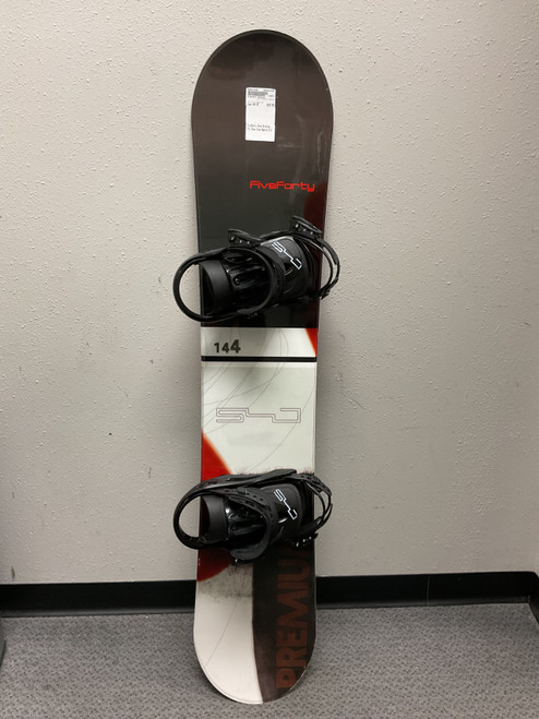 Vist Large View of Product Image Which is Used FIVEFORTY PREMIUM Boys Board/Binding White/Black/Red 144 cm