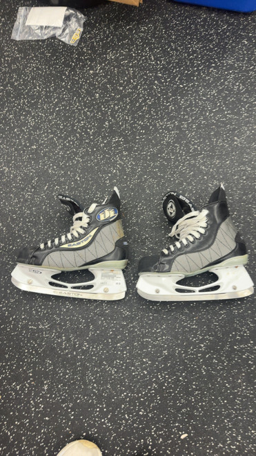 Vist Large View of Product Image Which is Used Easton ULTRA LITE Senior Hockey Skate Senior 8