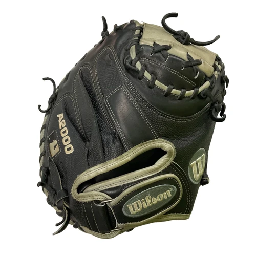 Vist Large View of Product Image Which is Used Wilson A2000 1790 BB/SB Catchers RH Throw Black 34"