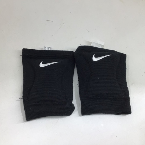 Vist Large View of Product Image Which is Used Nike M/L VOLLEYBALL KNEEPADS VB Knee Pads Black
