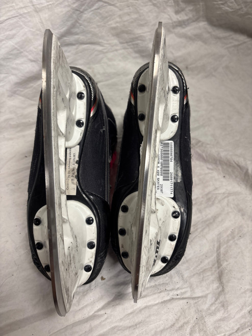 Vist Large View of Product Image Which is Used Bauer VAPOR X 400 Junior Hockey Skate Junior 01