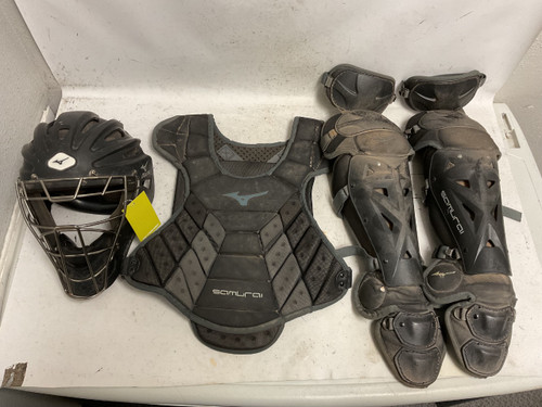 Vist Large View of Product Image Which is Used Mizuno SAMURAI PACKAGE SET Catchers Equipment Other
