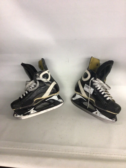 Vist Large View of Product Image Which is Used Mission AMP 2 Senior Hockey Skate Senior 7.5