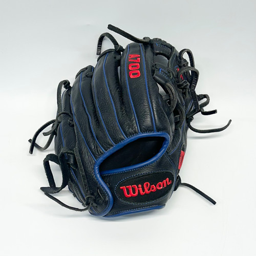 Vist Large View of Product Image Which is Used Wilson A700 BB/SB Glove RH Throw Black 11 1/4"