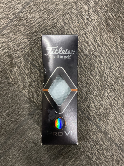 Vist Large View of Product Image Which is Used Titleist PRO V1 3PK 3 Ball - Golf Ball Sleeve
