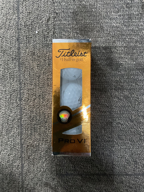 Vist Large View of Product Image Which is Used Titleist PRO V1 3PK 3 Ball - Golf Ball Sleeve